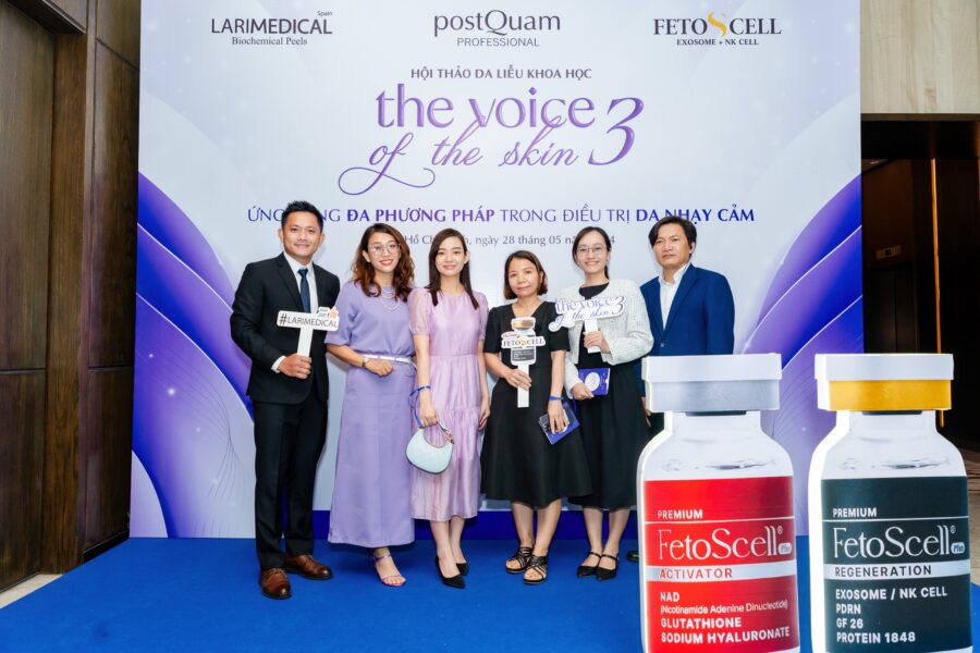 Quý bác sĩ và ban giám đốc check in tại The Voice of The Skin 3