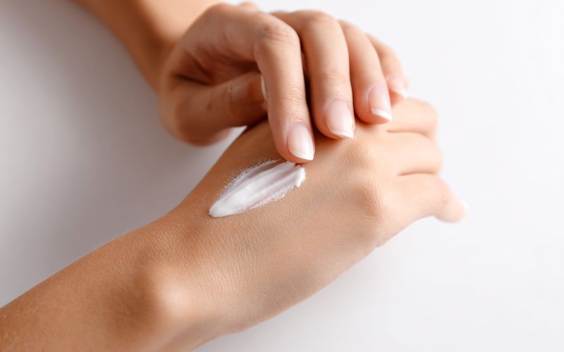 Dưỡng ẩm giúp cân bằng môi trường da